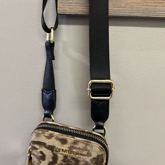 Aimee Kestenberg Animal Print Leather Just Saying Stadium Wallet Mini Crossbody - Picture 5 of 16